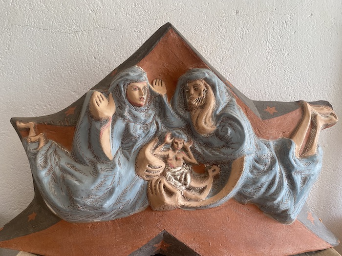 Belén sobre una estrella. Escultura perteneciente a una serie de cinco piezas. Última pieza en venta.