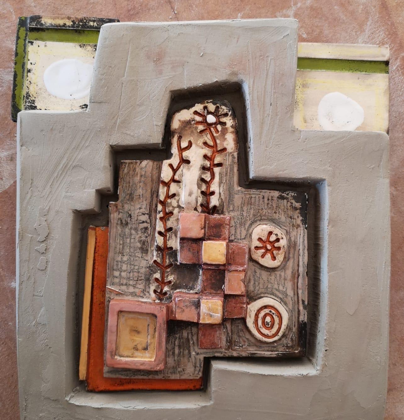 Belén creado a partir de unas piezas que resistieron a la destrucción de un piso por un incendio