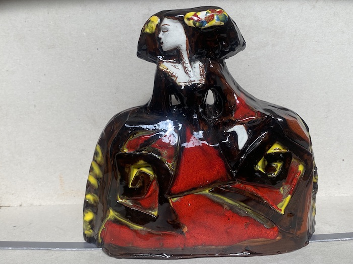 Escultura de menina 1