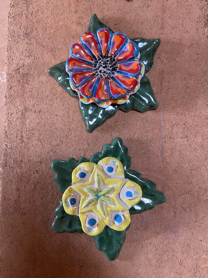 Flor roja y flor amarilla