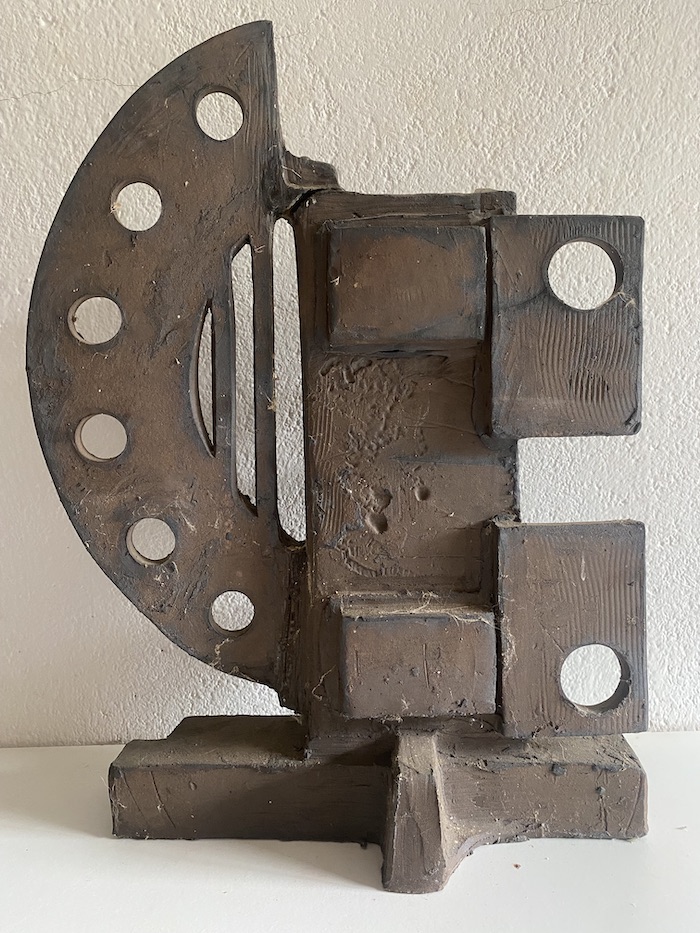 Escultura negra abstracta