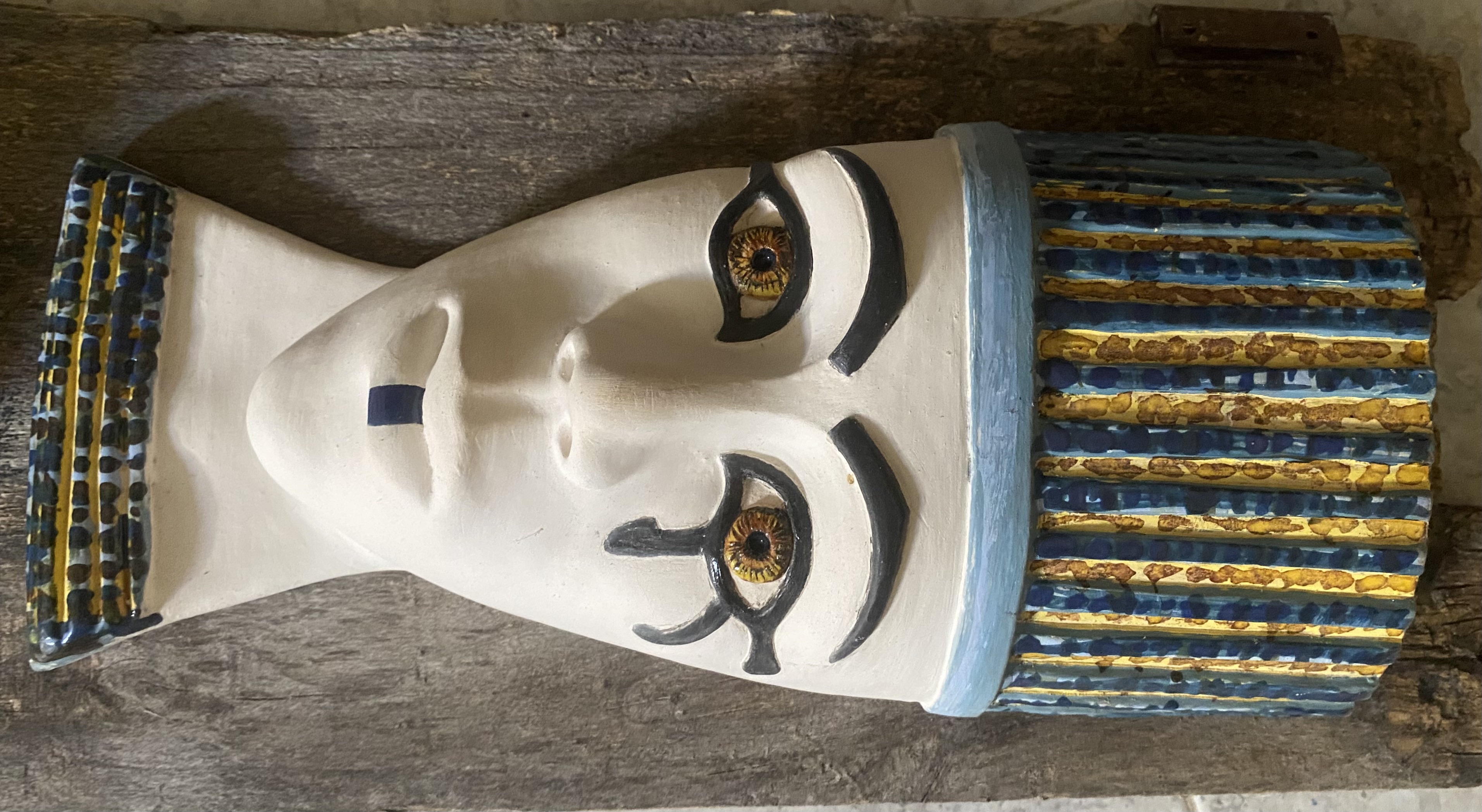 Máscara con rostro de ejipcio